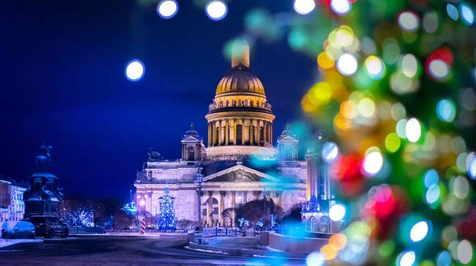 Winter Romance and New Year Fun in the Russian Capitals (CB-10)